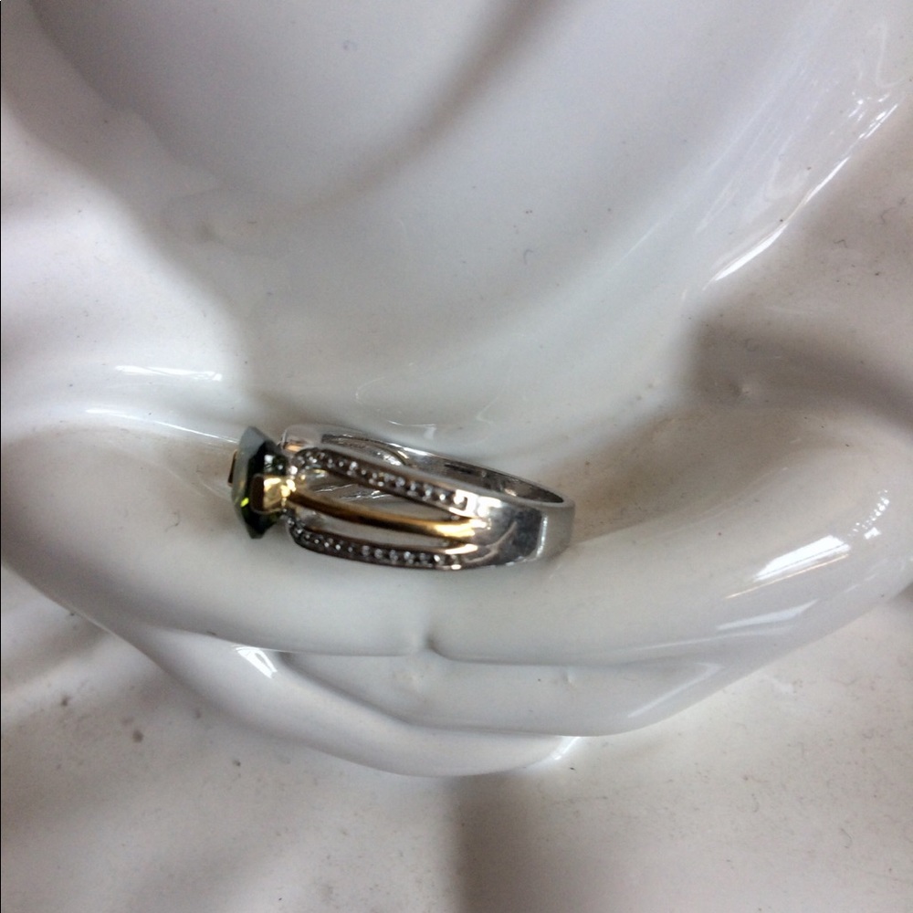 Lady’s ring - Picture 2 of 2